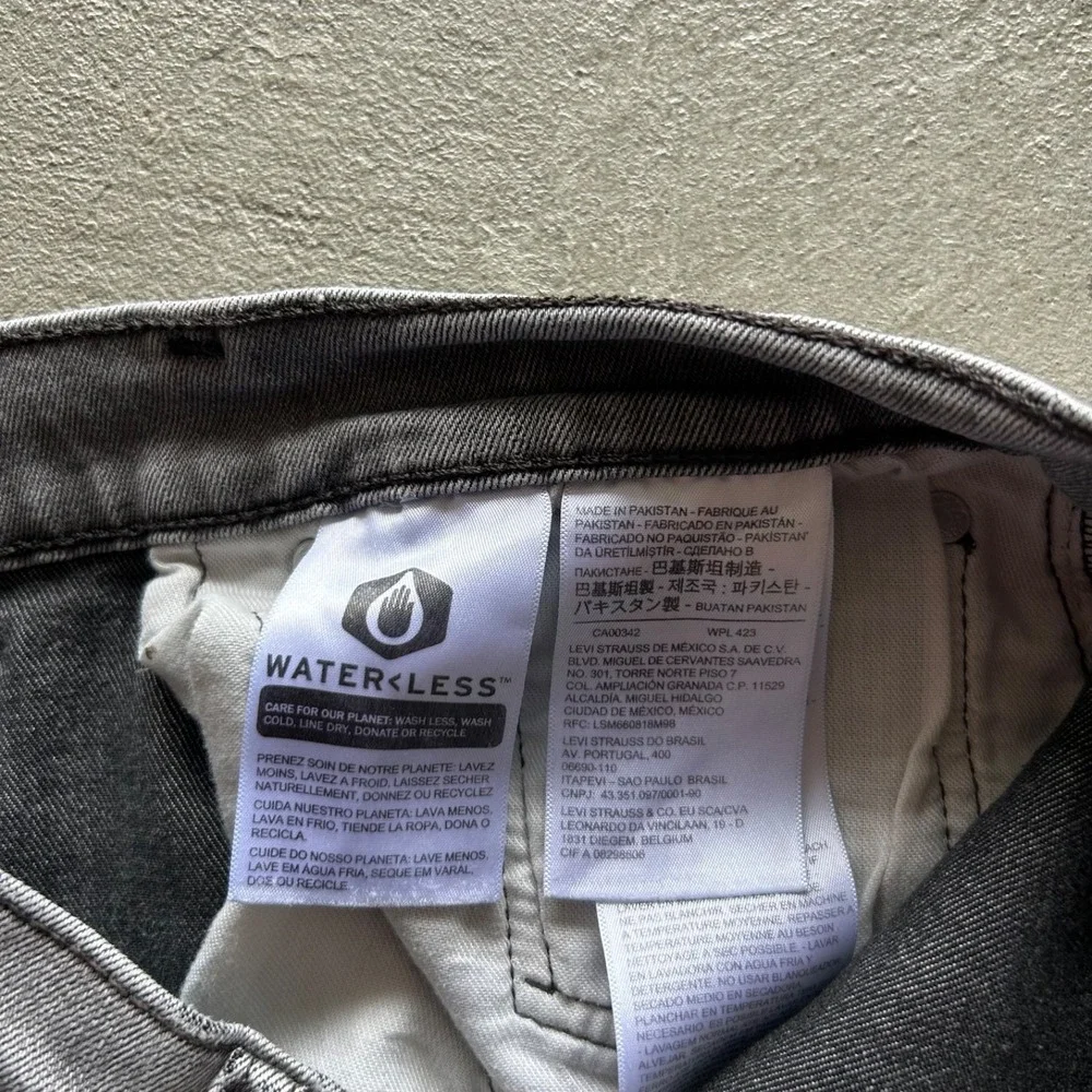 Levis 541 Jeans Size 31x32 Faded Black Gray Light Wash‎ Denim Athletic Tapered